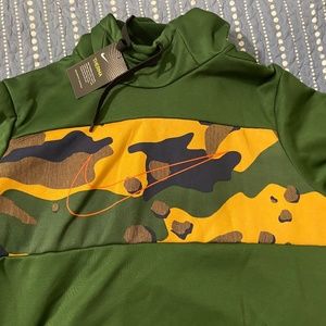 Nike Men's Therma Fit  Color Blocked Green hoodie